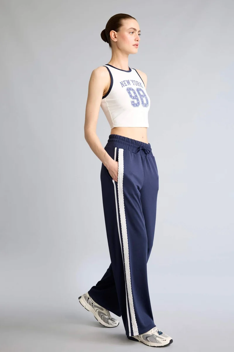 ديفاكتو Straight Fit With Pockets Scuba Fabric Trousers