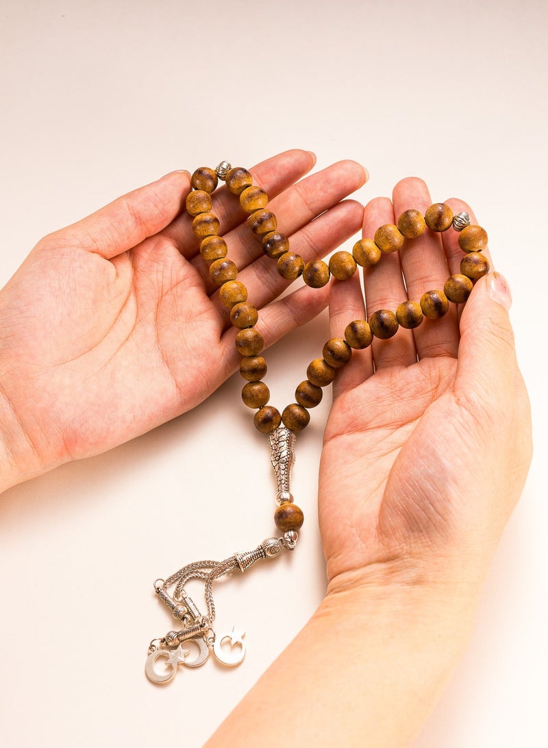 TranquilBeads 1pc Beginner's Agarwood Tasbih with Subtle Floral Aroma & Visible Oil Lines – 33 Beads Islamic Prayer Beads with Gift Box – Ideal for Dhikr, Ramadan, Eid, Hajj, Umrah & Daily Spiritual Practice - Image 4