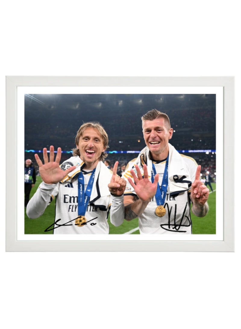 Boomah Accessories Luka Modric and Toni Kroos Real Madrid Champion of UCL 2024, Soccer Gift , Autographed Poster with Frame 30x40cm