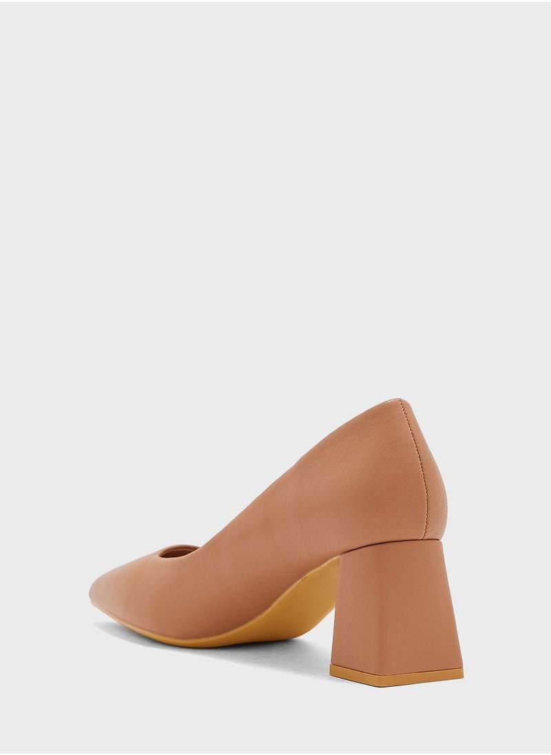 shoexpress - Pointed Toe Mid Heel Pumps - Image 1