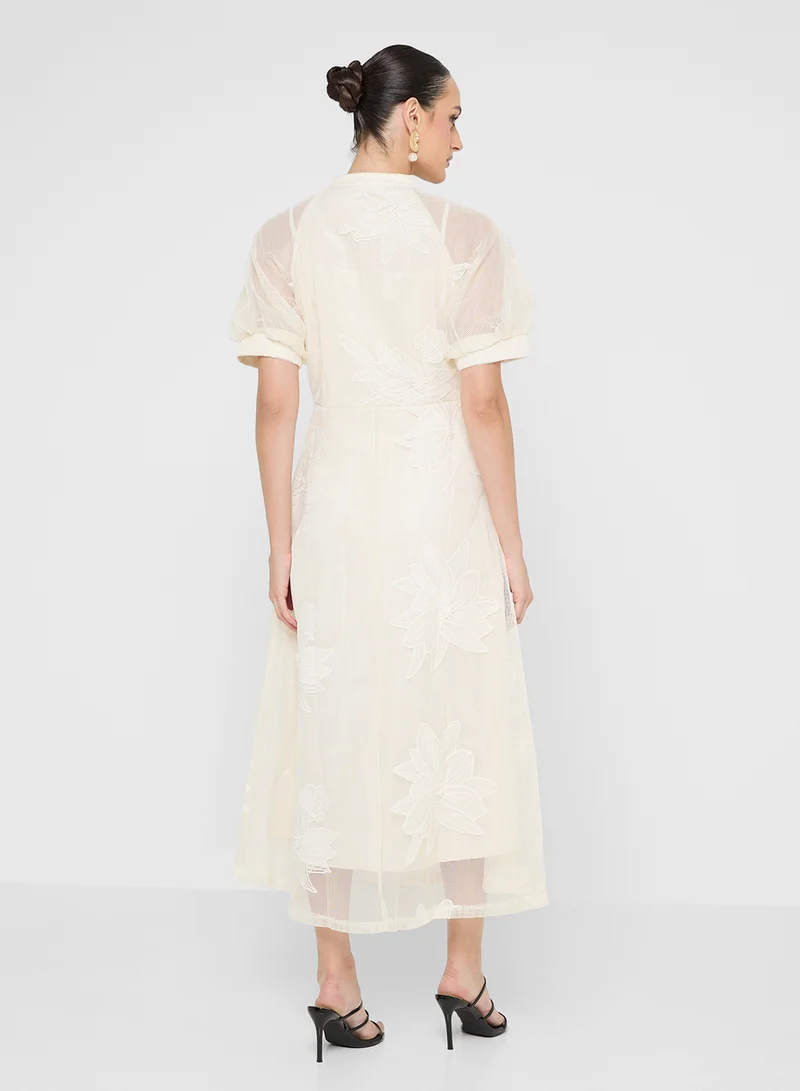 خزانة Floral Embroidered Dress With Puff Sleeves