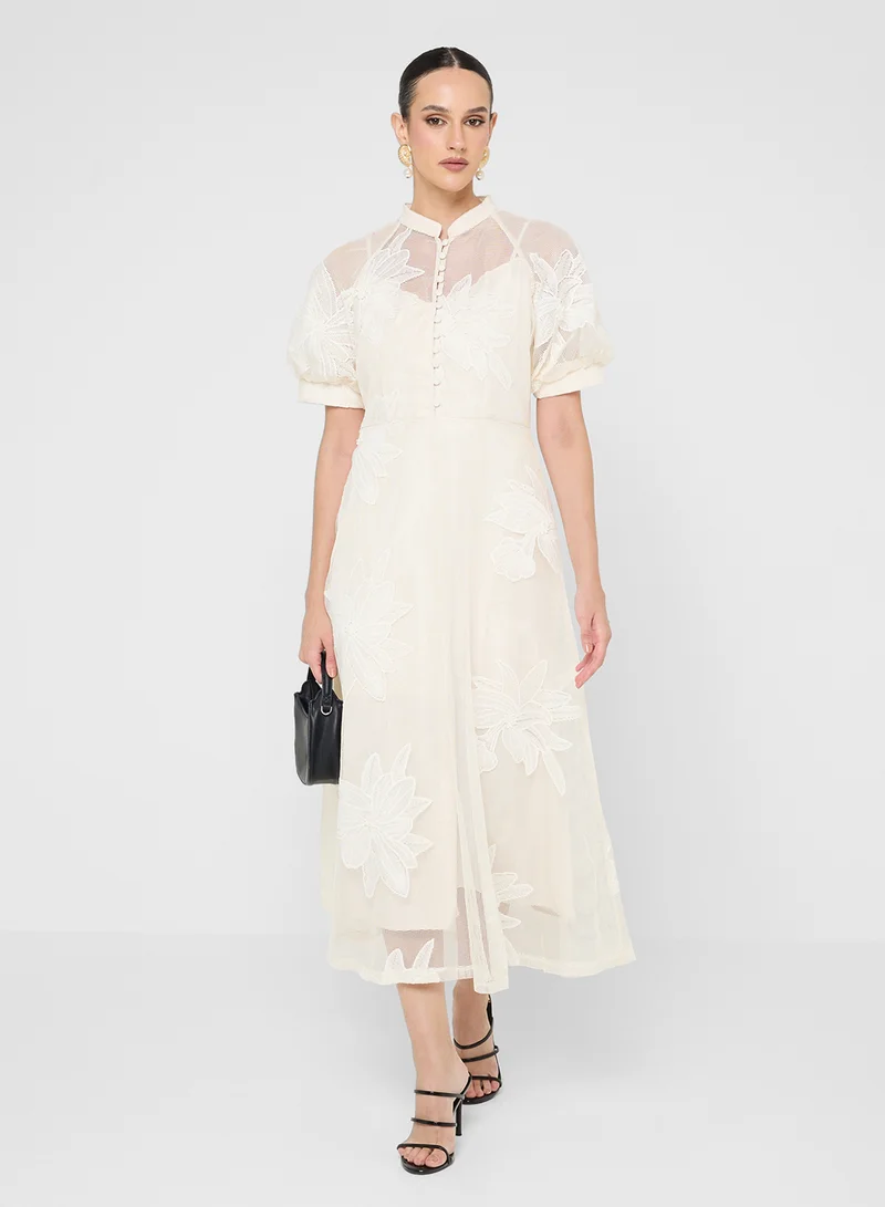 خزانة Floral Embroidered Dress With Puff Sleeves