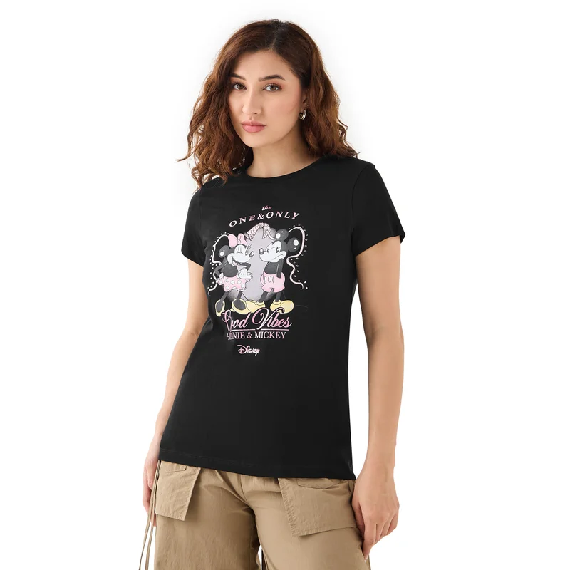 اس بي كاركترز Chr L Graphic Core Tees