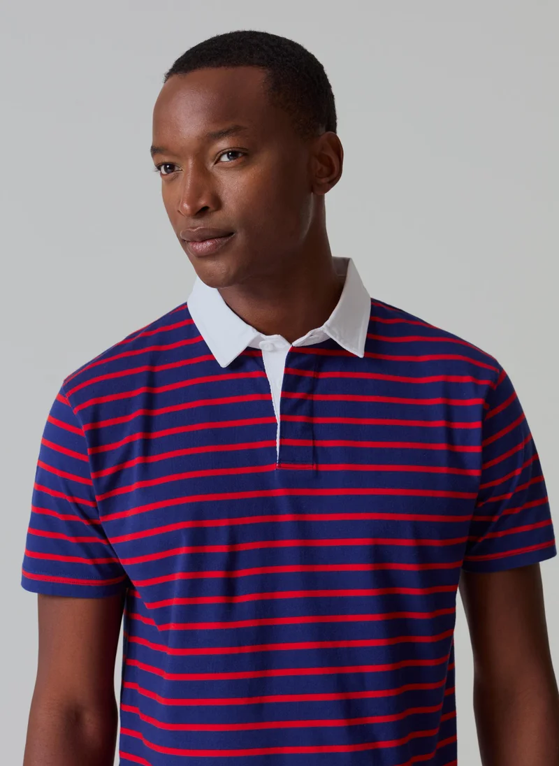 او في اس Striped polo shirt with contrasting collar