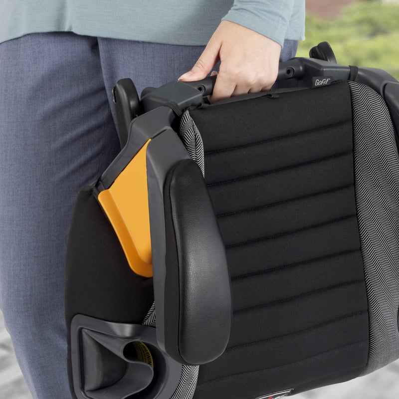 Chicco مقعد سيارة Chicco GoFit Plus بدون ظهر مع تثبيت Latch وإزالة سريعة للتثبيت، مقعد معزز للسفر للسيارة، مقعد معزز محمول للأطفال من 40-110 رطل. | ستريم/أزرق - Image 5