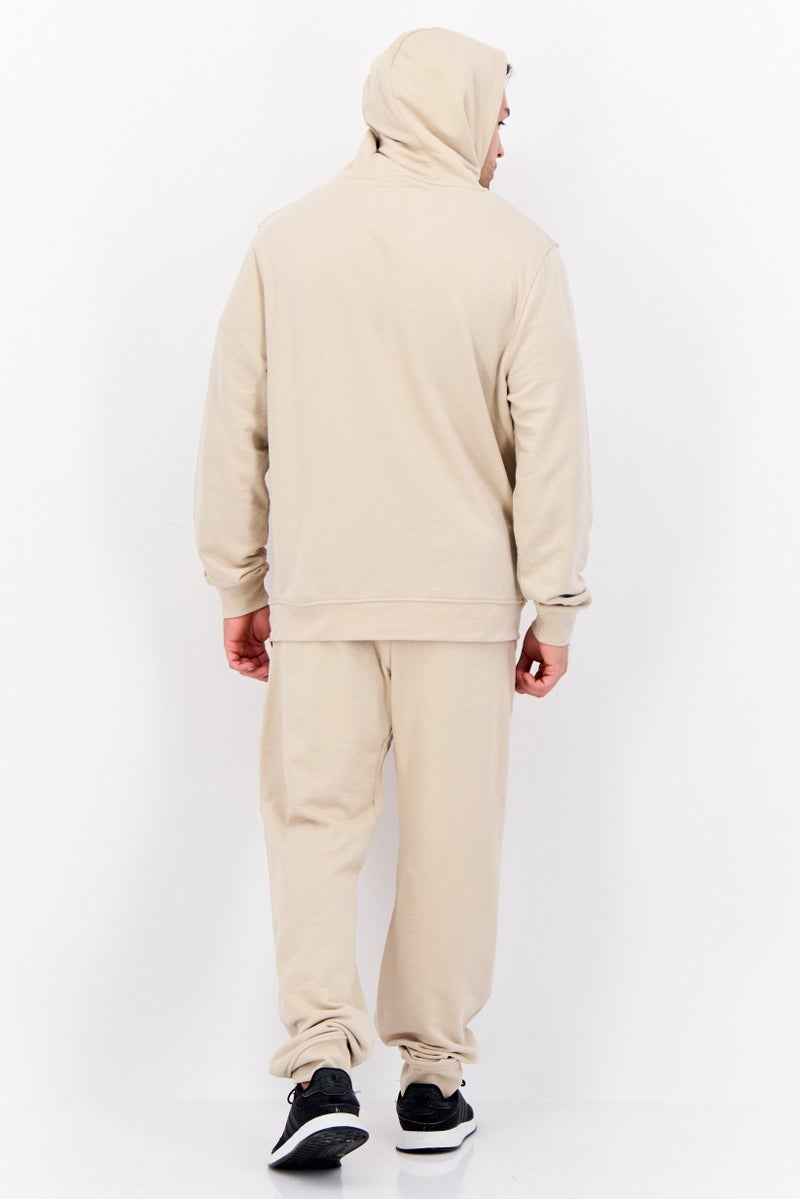 CROSSHATCH طقم سويت شيرت بغطاء رأس وسروال رياضي للرجال 2 قطعة، بيج - Image 4