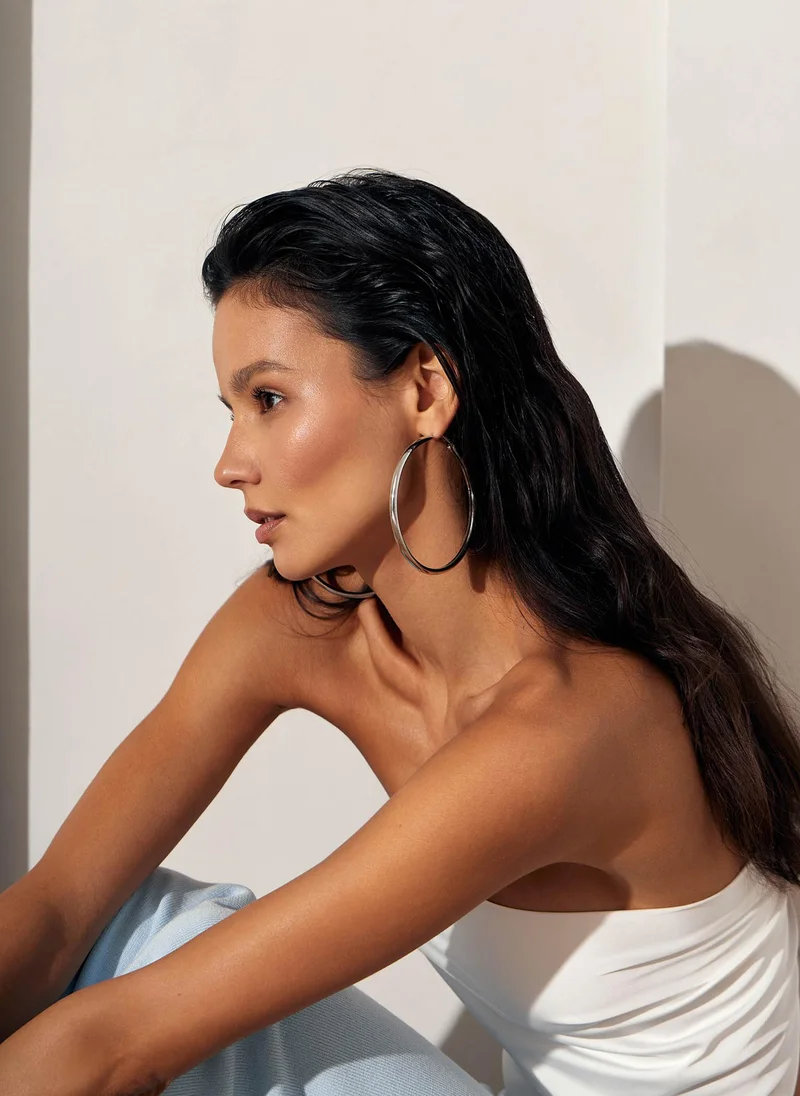 Lichi  Thin hoop earrings in smooth metal for Women | Best Price UAE