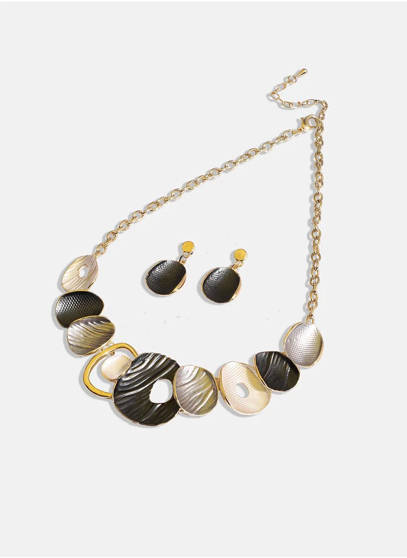 SOHI Black & Textured Abstract Jewellery Set