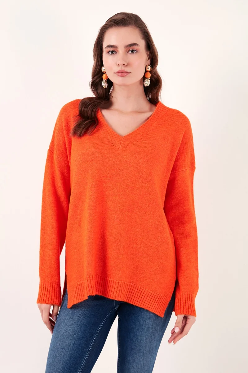 ليلا Regular Fit V-Neck Long Knitwear Sweater with Slits on the Sides Women's SWEATER 4616140
