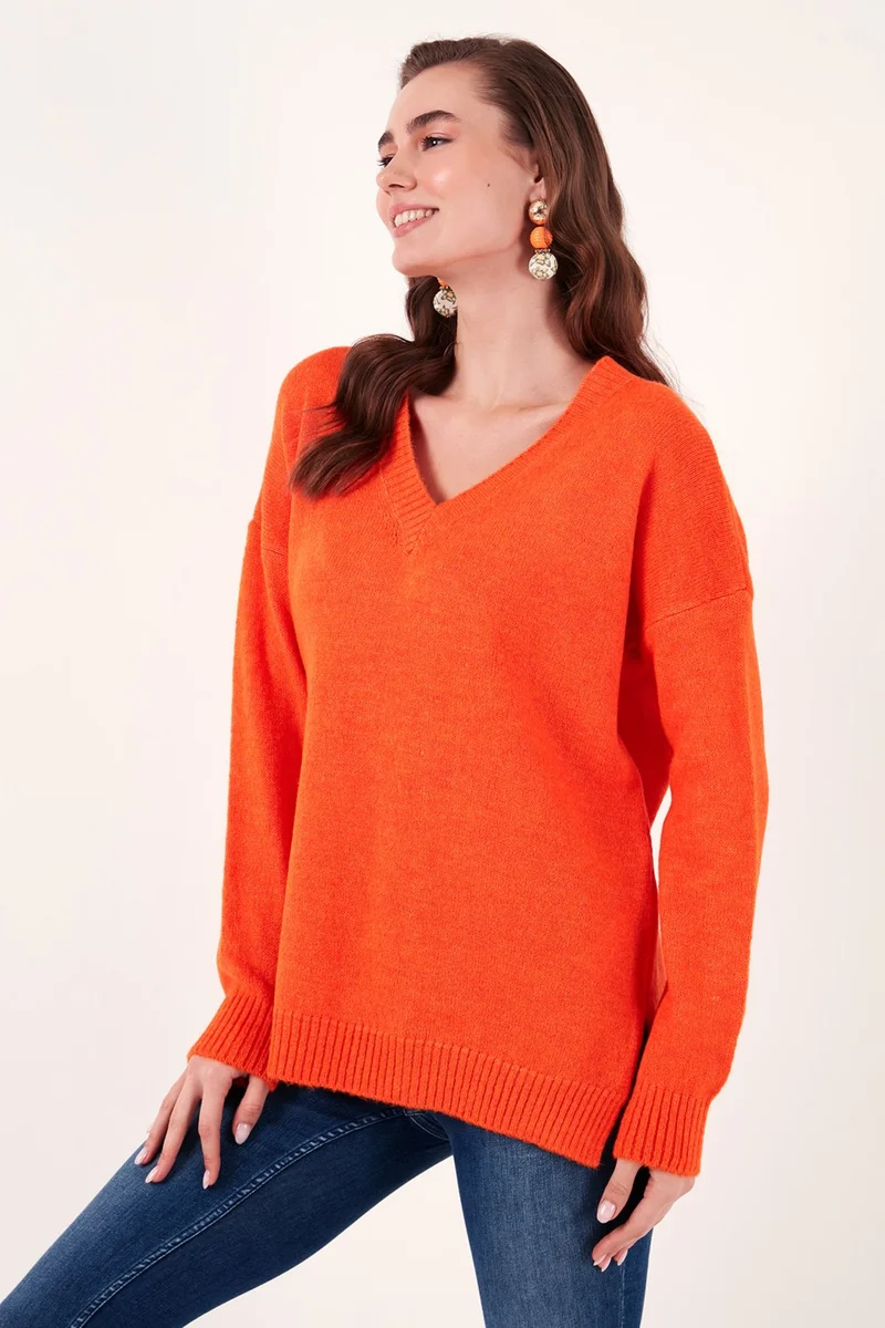 ليلا Regular Fit V-Neck Long Knitwear Sweater with Slits on the Sides Women's SWEATER 4616140