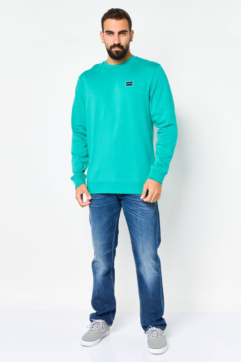 VANS سويت شيرت طويل الأكمام بياقة دائرية للرجال بشعار العلامة التجارية، لون أزرق مائل إلى الأخضر - Image 4