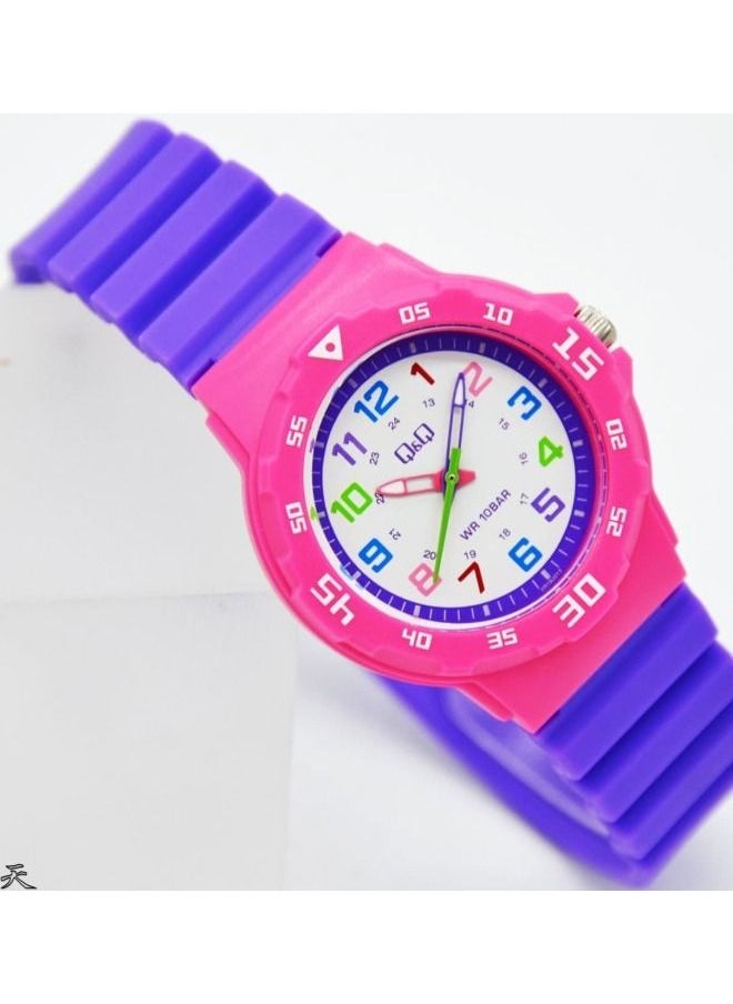Q&Q - Kids' Water Resistant Analog  Sports Watch VR19J013Y - Image 1