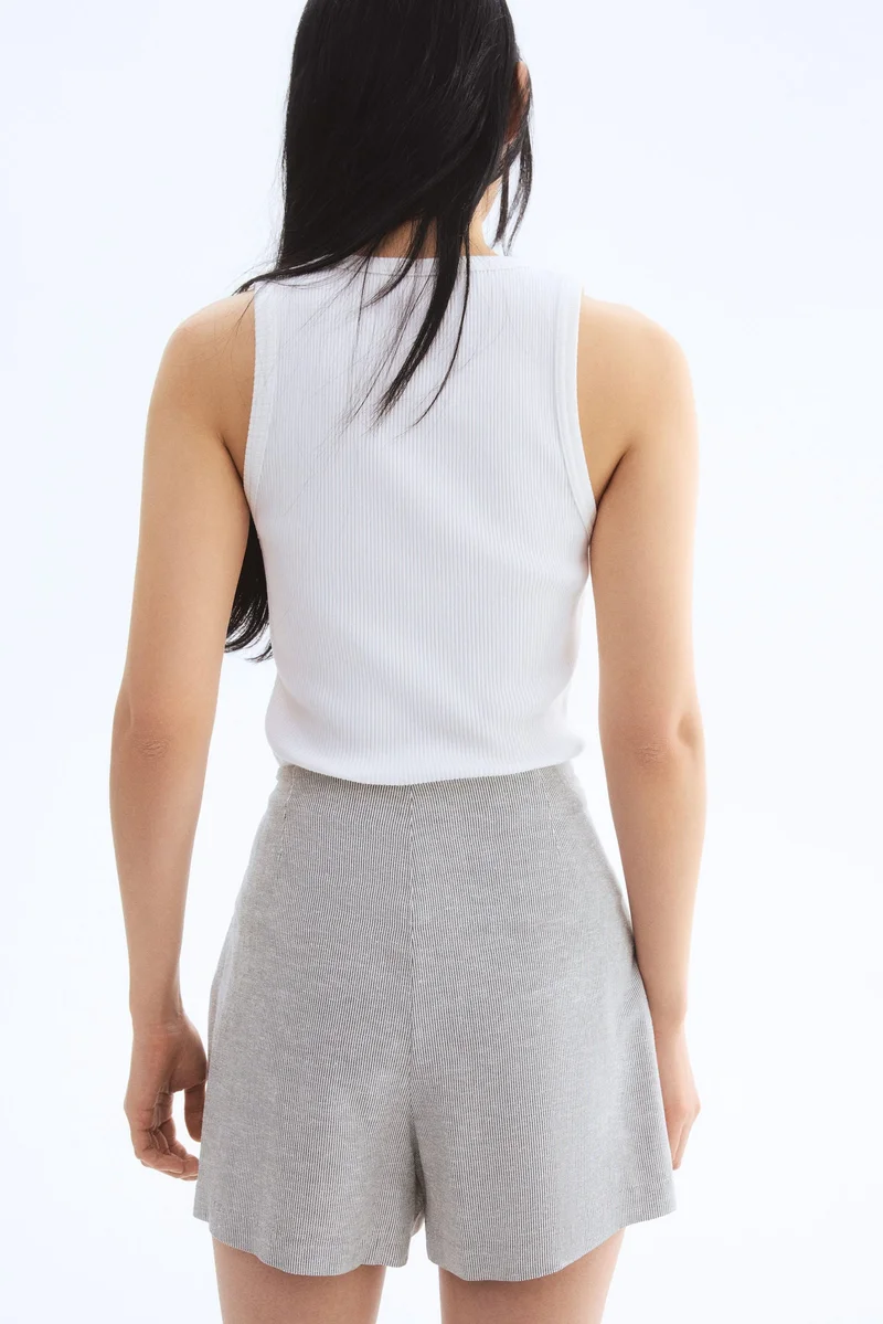 اتش اند ام تنورة بشورت مدمج من مزيج الكتان