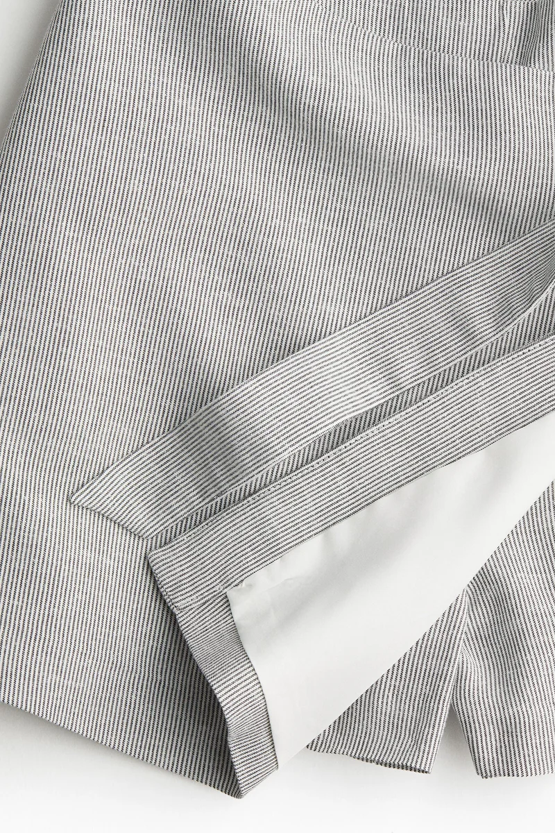 اتش اند ام تنورة بشورت مدمج من مزيج الكتان