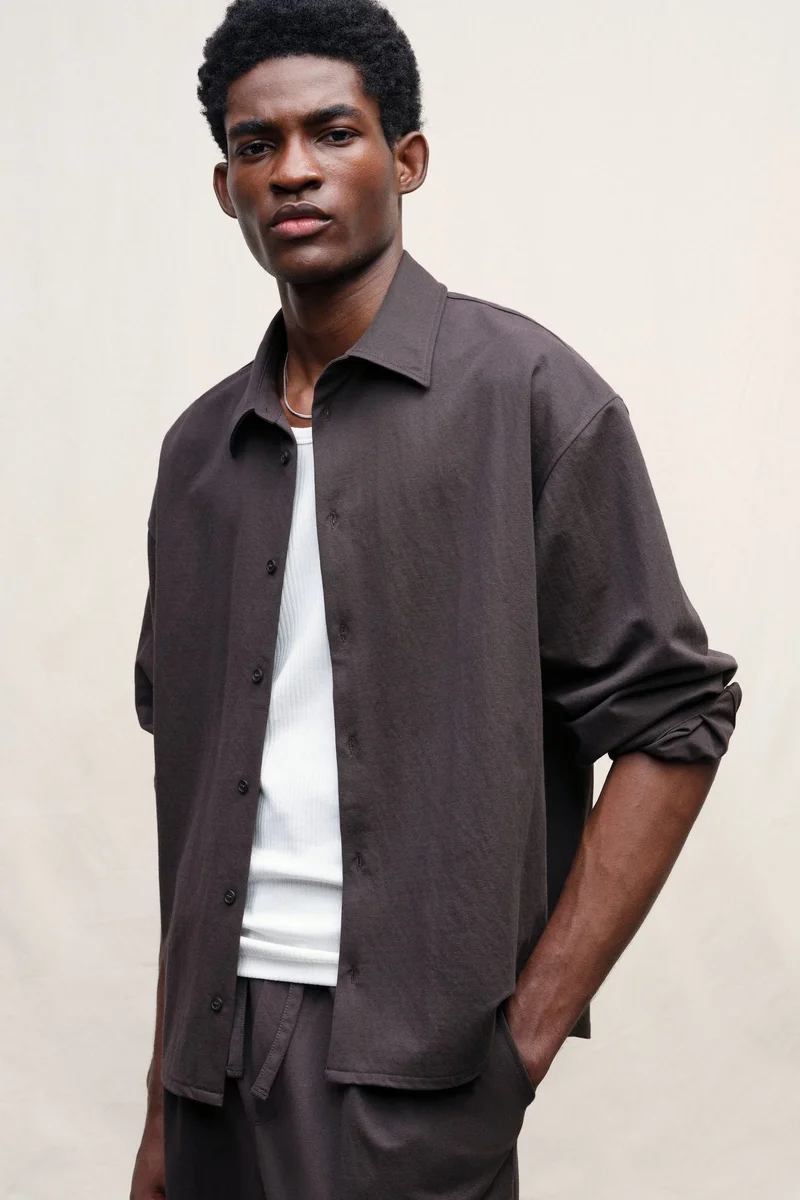 اتش اند ام قميص بقصّة فضفاضة