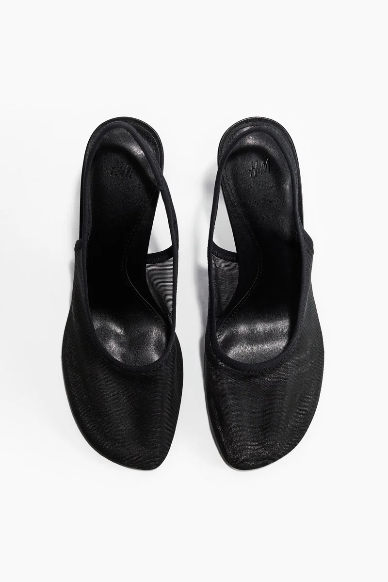 اتش اند ام حذاء كورت بجزء علوي شبكي وشريط كاحل