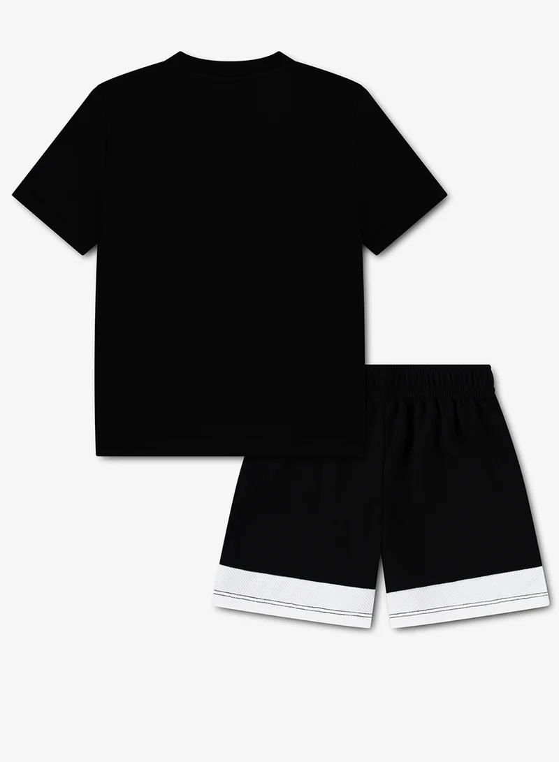 نايكي طقم شورتات برسومات كرة القدم للأطفال