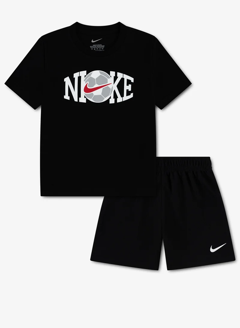 نايكي طقم شورتات برسومات كرة القدم للأطفال