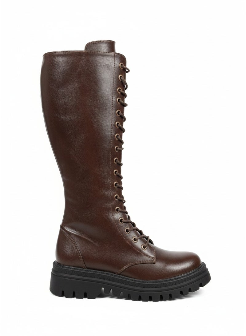 Vbranda Tall boot with a bold and modern look - Image 2