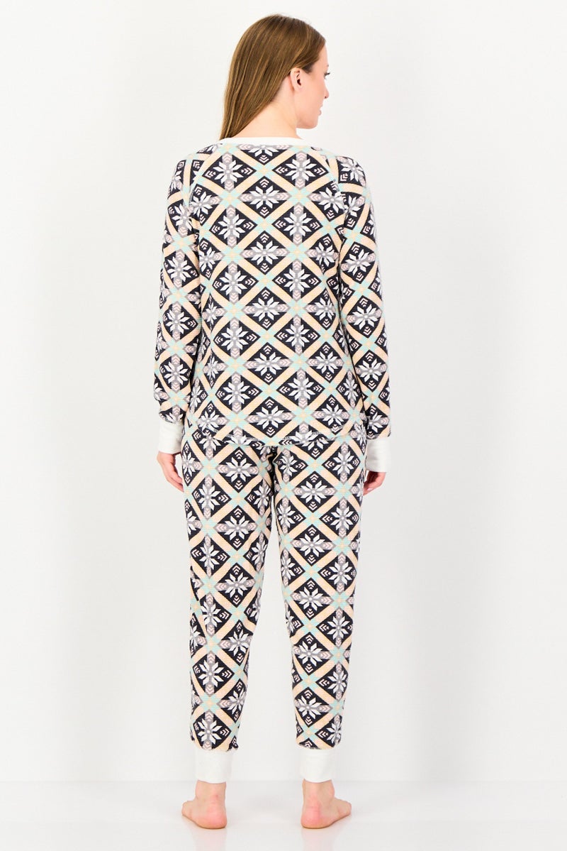 PJ Couture Women 2 Pieces Allover Print Top And Bottom Sleepwear Set, Multicolor - Image 4