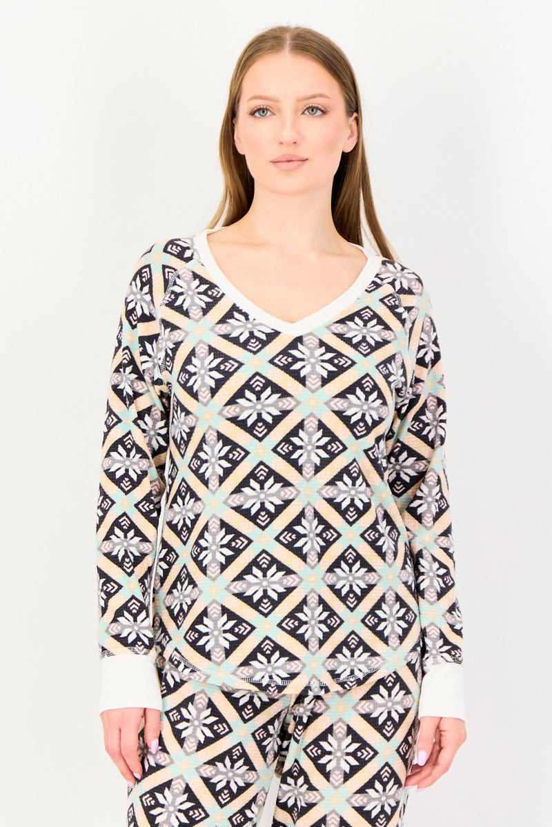 PJ Couture Women 2 Pieces Allover Print Top And Bottom Sleepwear Set, Multicolor - Image 2