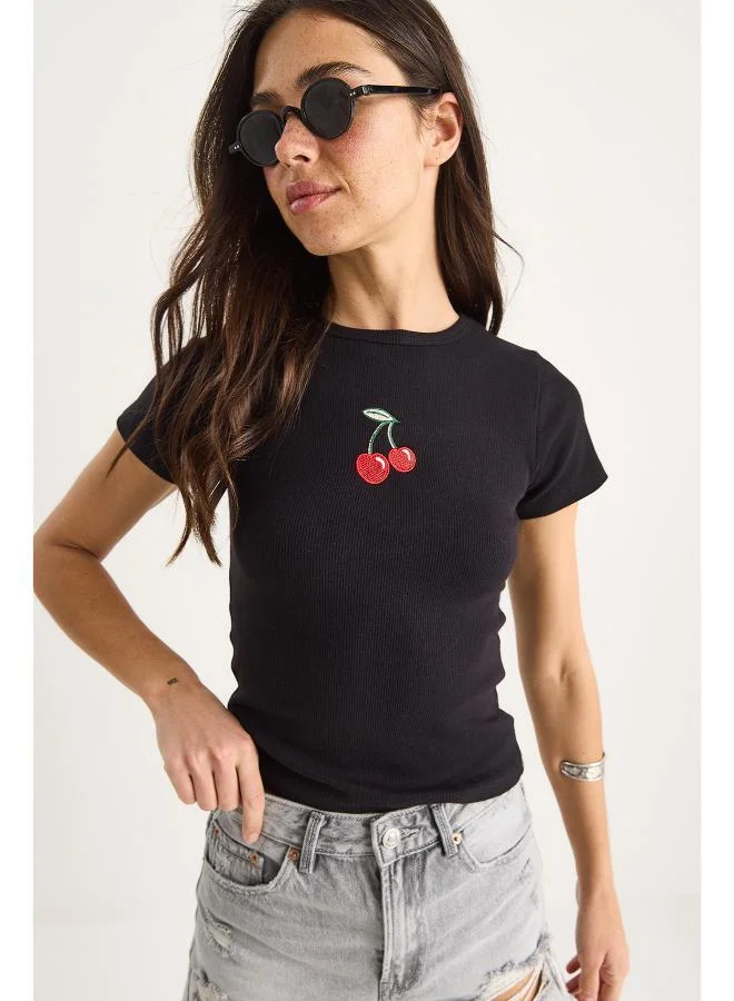 Ginger Crew Neck Cherry Print T-shirt
