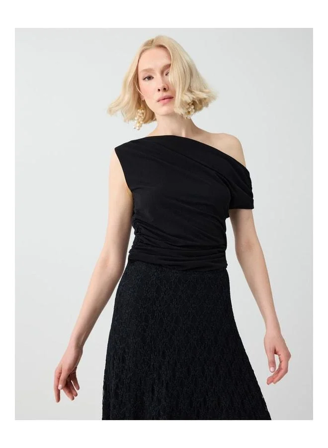Jimmy Key Black Slim-Fit Degage Collar Blouse.