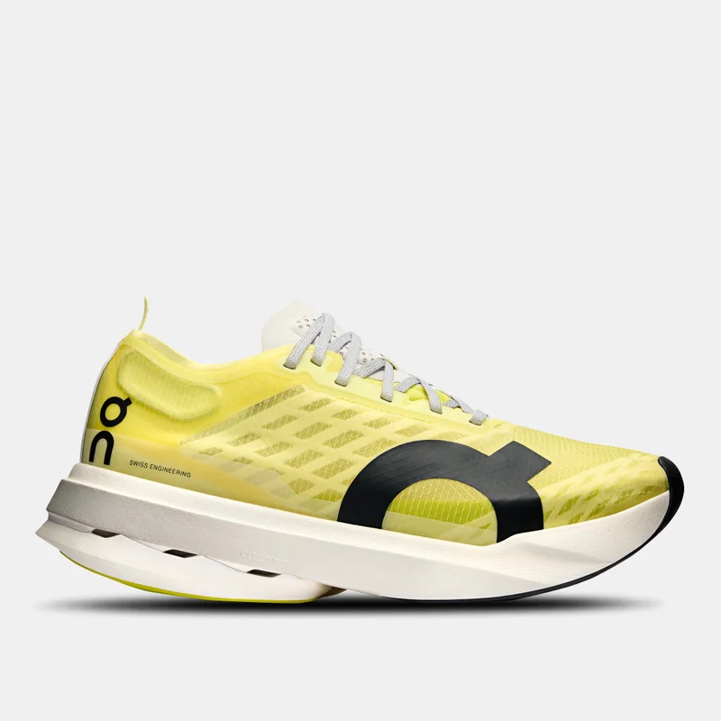 Women's Cloudboom Strike Running Shoes