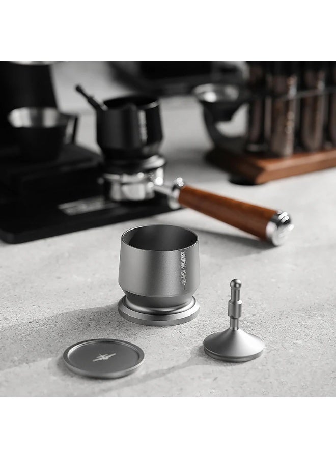 ام اتش دابيلو - ثري بومبار طقم أكواب إسبريسو و مطحنة قهوة MHW-3BOMBER، قمع قياس من سبائك الألومنيوم مع أداة تحريك، موزع لبن مطحون لمرشح قهوة 58 مم، رمادي - Image 4