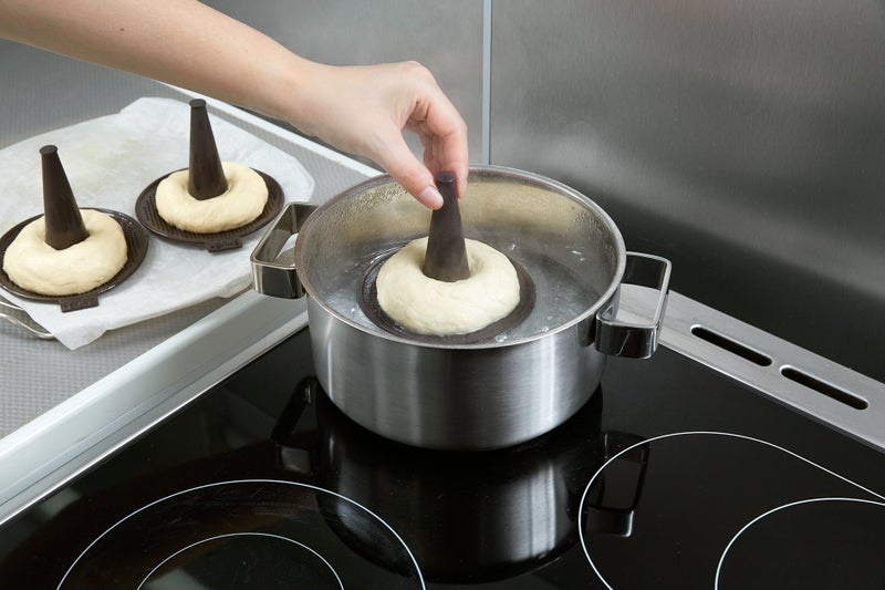 Lekue Bagel Maker With 6 Individual Bagel Molds  Brown - Image 3