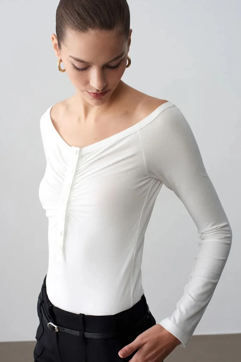 ديلفين DILVIN Slim-fit Boat Neck Bodysuit Blouse