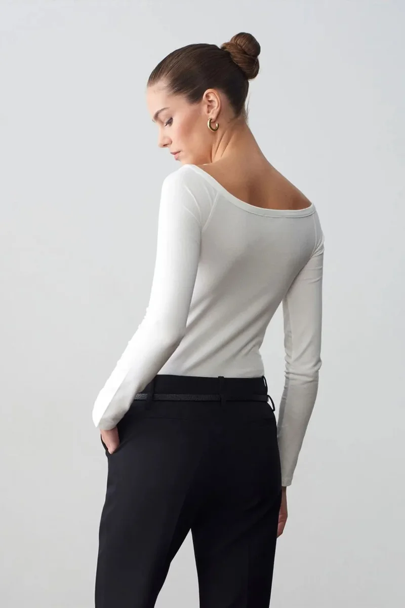 ديلفين DILVIN Slim-fit Boat Neck Bodysuit Blouse