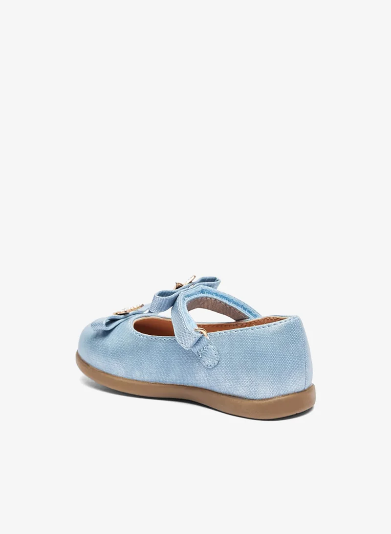 بيرفيت حذاء ماري جين بخطاف وحلقة بإبزيم وزخرفة فراشة