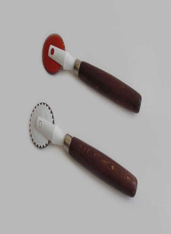 Tredoni 1.6" Dough/Ravioli Stamp Cutter & Sealer Wheel - 4cm Pastry/Pasta Maker, Wooden Handle - Image 3