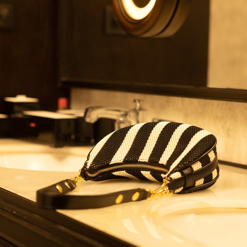 2024 Niche Shoulder Underarm Bag High-End Fashion Striped Portable Crossbody Commuter All-Match Dumplings - Image 4