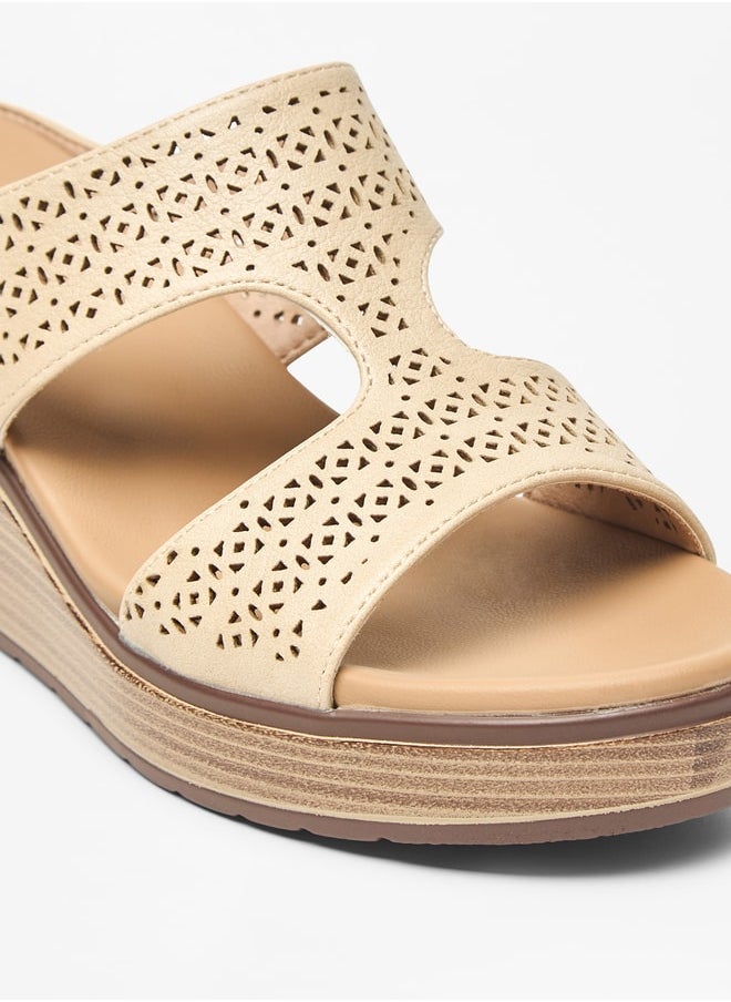 Le Confort Women's Textured Slip-On Sandals with Wedge Heels  - Image 5
