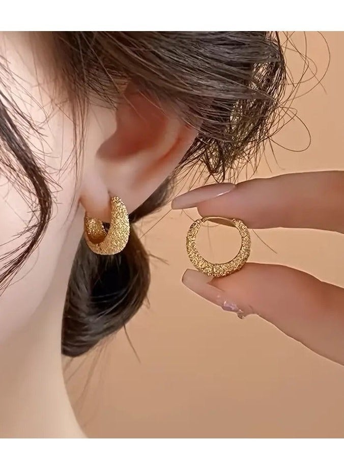 Elegant Vintage-Inspired Hoop Earrings for Women – Copper Material, Classic French Luxe Design, Fashionable Matte Golden Finish – Versatile for Daily and Vacation Wear, One Pair - Image 1