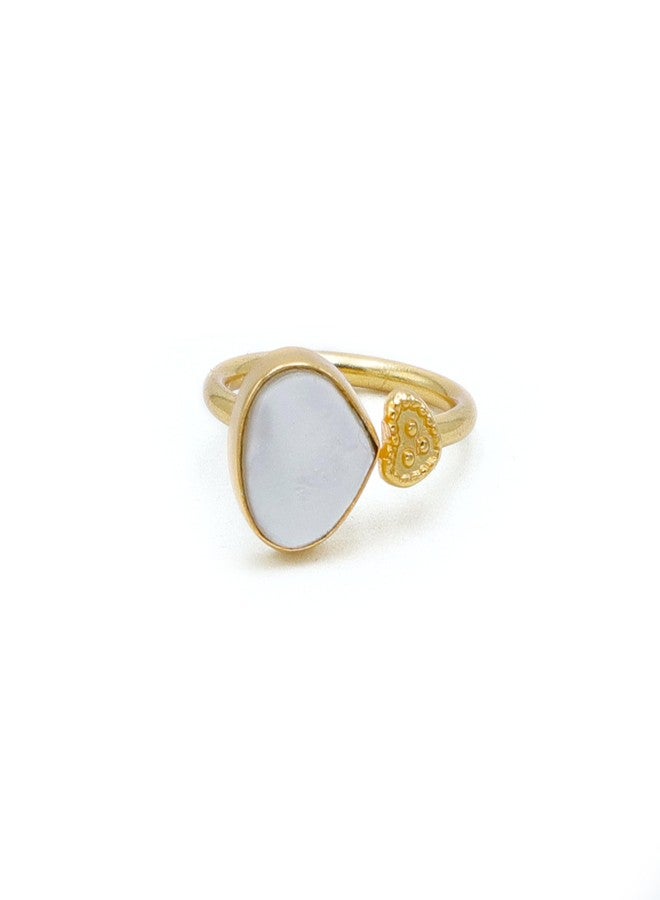 Dua Mother of Pearl Heart Ring – Romantic Gold-Plated Pearl Jewelry, Timeless Elegance - Image 1
