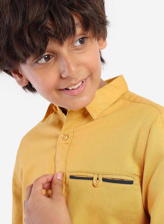 بونكيدز قميص قطن مطبوع للأولاد باللون الخردلي - Image 2