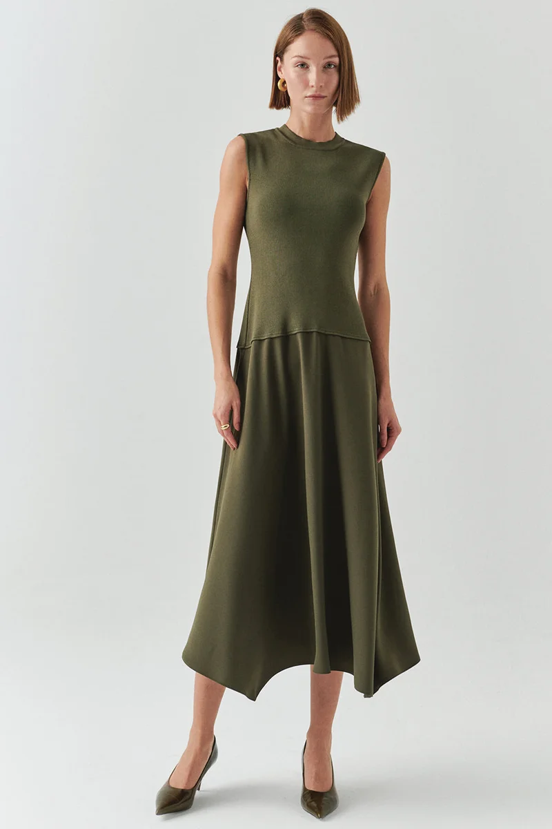 Exquise Crew Neck Knitted Asymmetrical Slim Fit Midi Khaki Dress