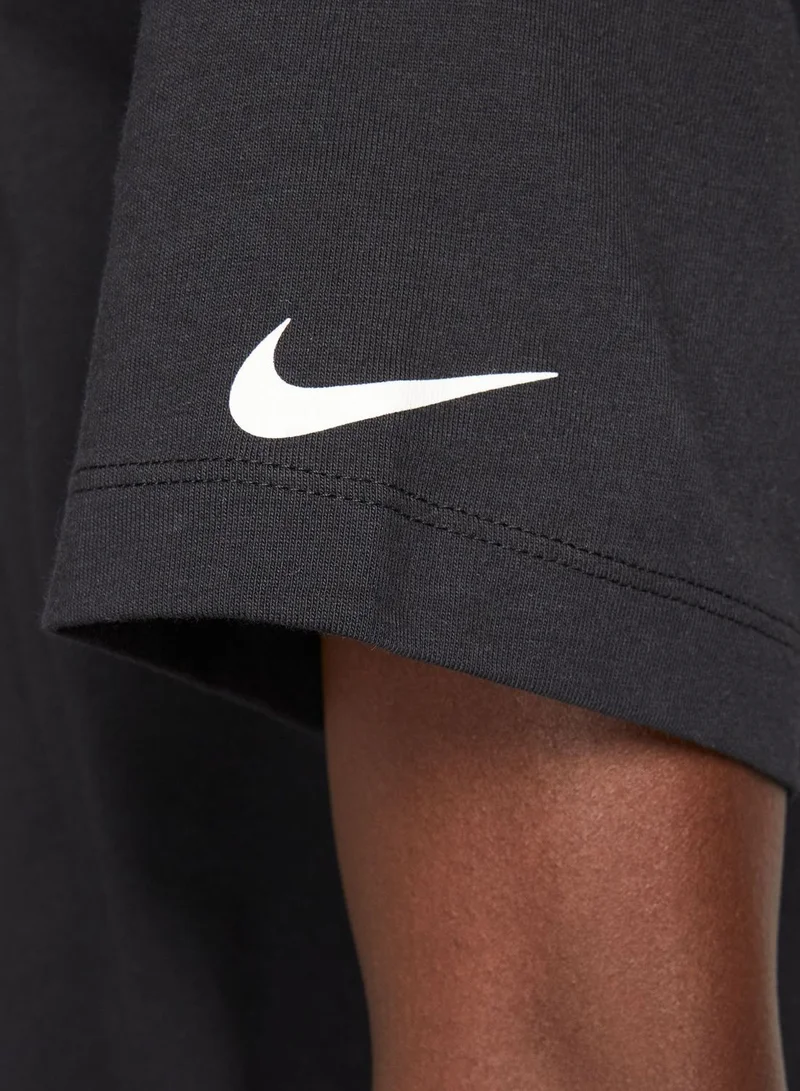 Nike Logo T-Shirt