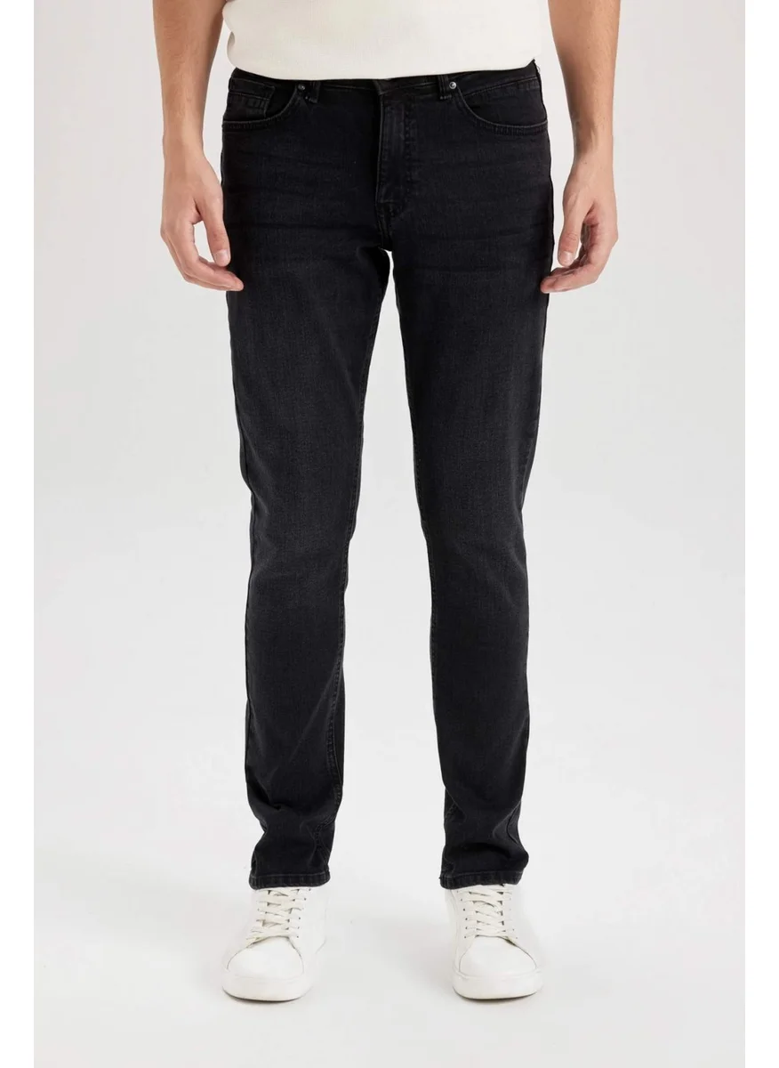 ديفاكتو Pedro Slim Fit Narrow Cut Normal Waist Skinny Leg Jeans R8788AZ24SP