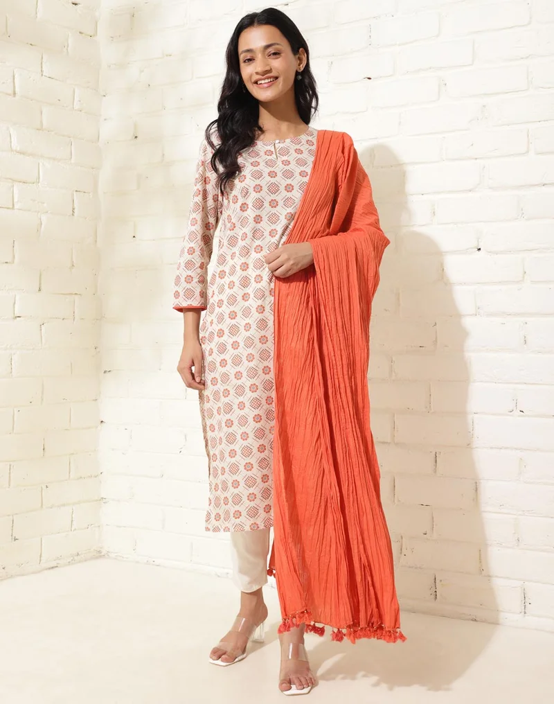 Fabindia White Cotton Dupatta & Printed Kurta
