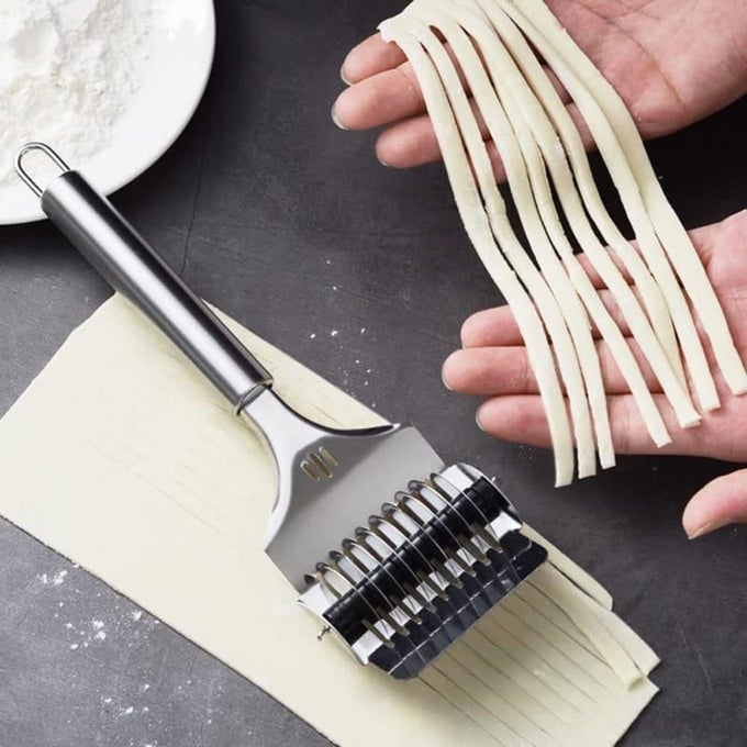 HIGH GRADE STAINLESS STEEL NOODLE LATTICE ROLLER DOUGH CUTTER FOR KITCHEN COOKING TOOLS 9 SLICES WHEELS SIDE BY SIDE NOT ONLY CUT NOODLES BUT ALSO CUT PARSLEY GARLIC AND OTHER VEGETABLES