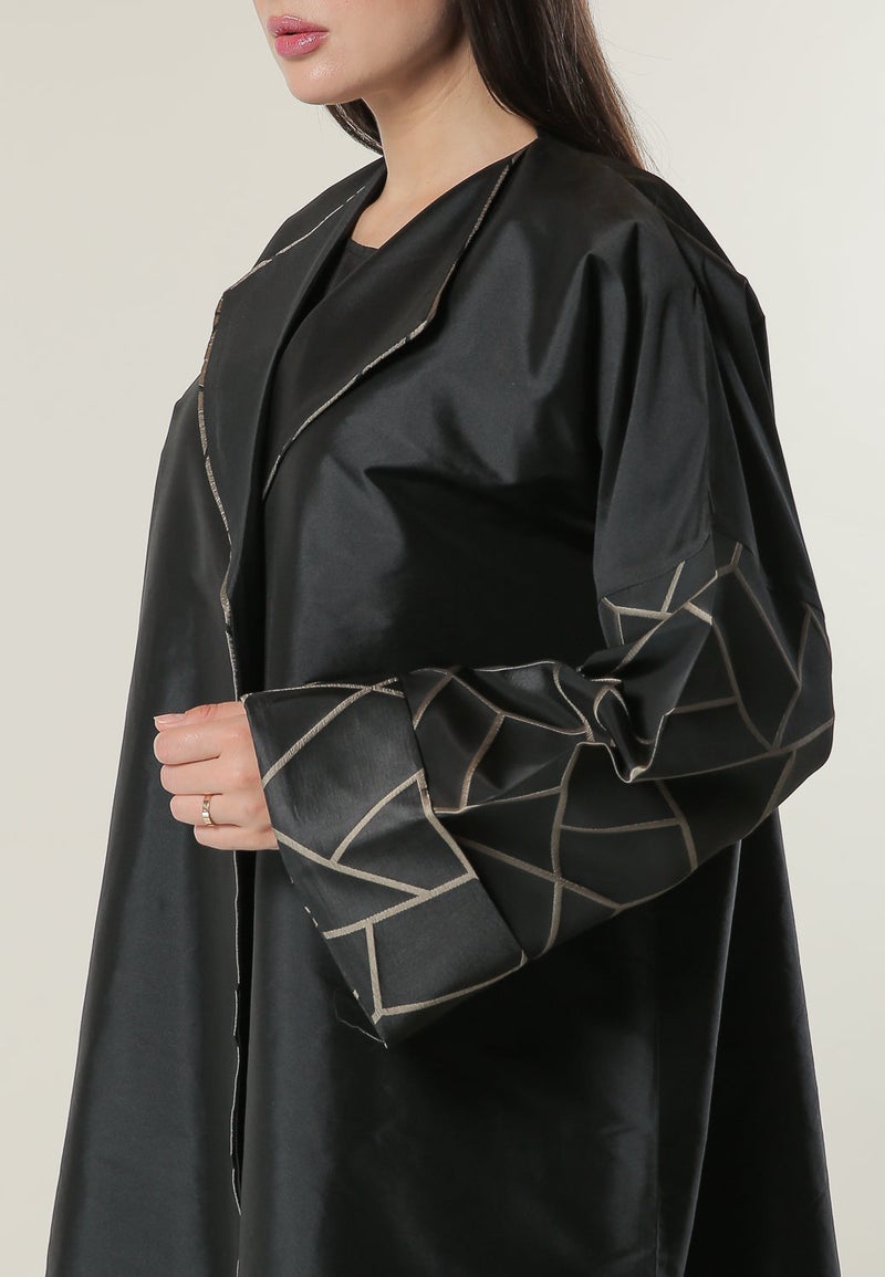 Moistreet Piping Detail Coat Style Abaya - Image 4