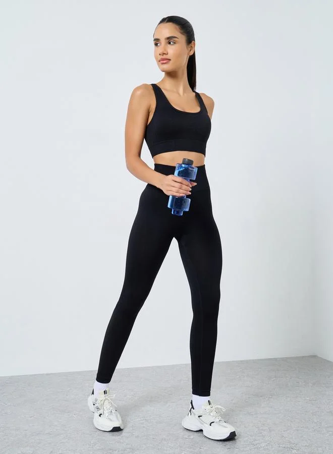 Styli Styli Pack of 3 - Tear Drop Racerback Sports Bra, Shorts and Scrunch Back Leggings