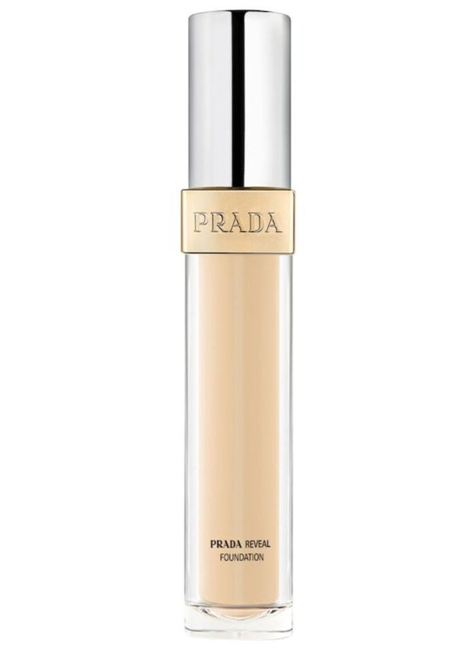 Prada Reveal Skin-Optimizing Refillable Soft Matte Foundation LW5 30ml – Long-Wear Natural Finish - Image 1