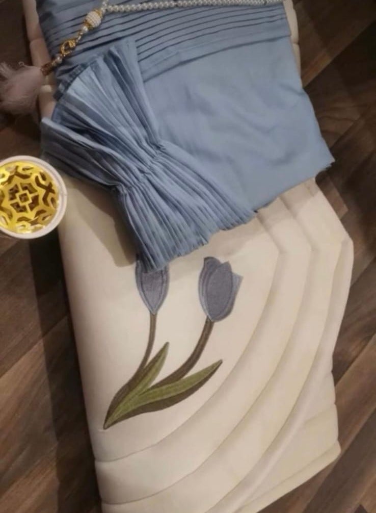 Women's prayer rug and sheet set