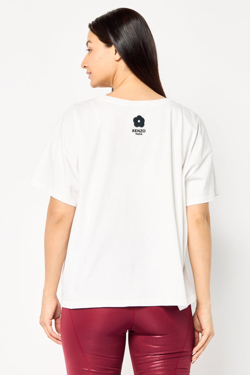 Kenzo تي شيرت مزخرف بأكمام قصيرة و ياقة دائرية للنساء، أبيض - Image 4