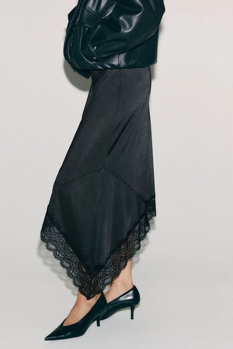 H&M Asymmetric lace-trimmed skirt